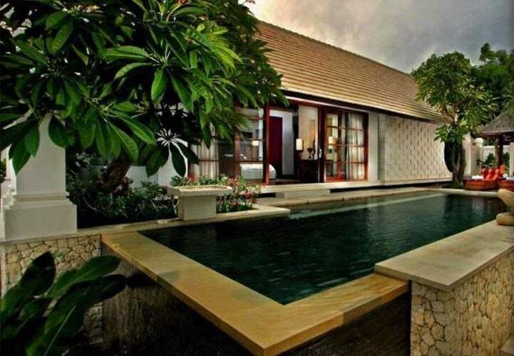 The Royal Santrian Villas