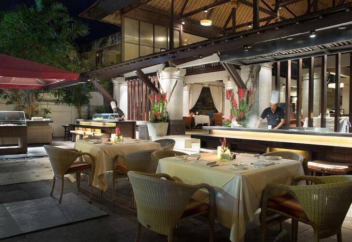 Puri Santrian Hotel