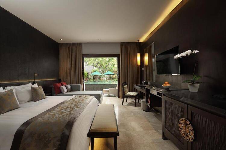 Puri Santrian Hotel