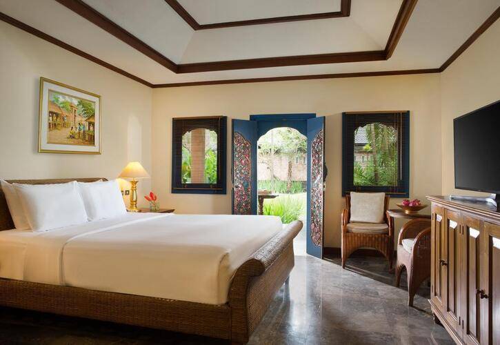 Puri Santrian Hotel