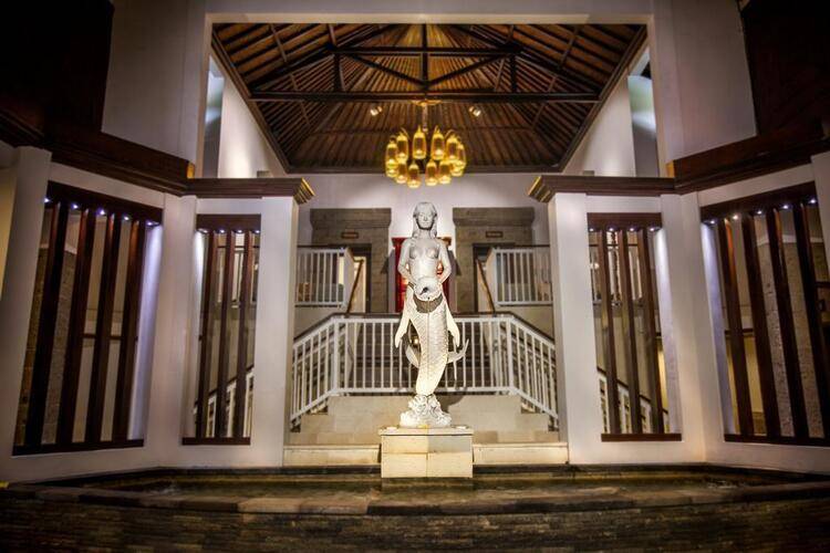 Puri Santrian Hotel