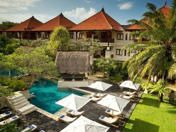 Puri Santrian Hotel