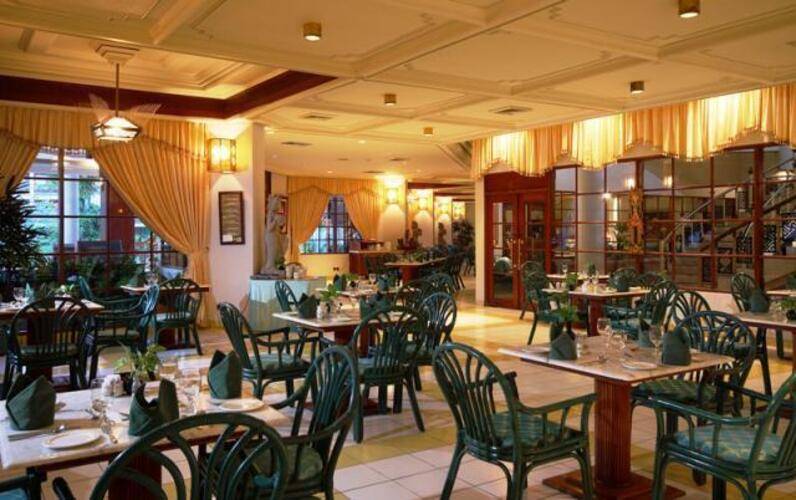 Inna Putri Bali Hotel Cottages & Spa