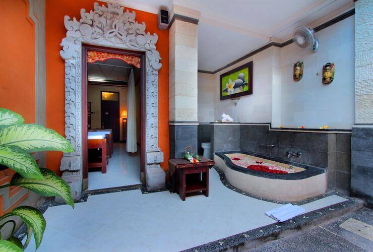 Adhi Dharma Hotel