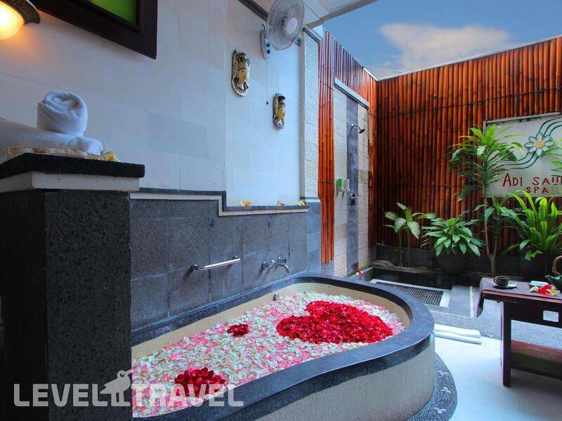 Фотография Adhi Dharma Hotel