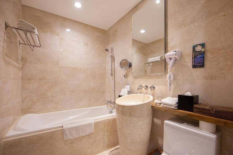 Legian Beach Hotel
