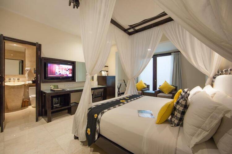 Legian Beach Hotel