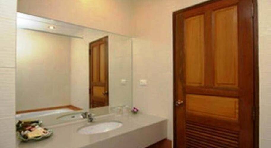 Eastiny Plaza Hotel
