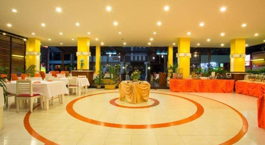 Eastiny Plaza Hotel
