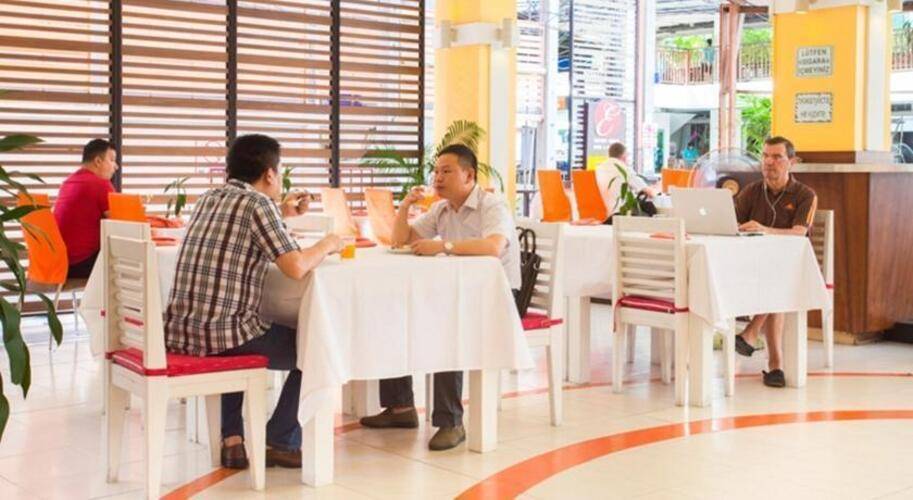 Eastiny Plaza Hotel