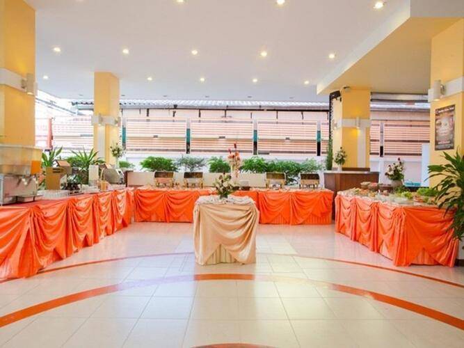 Eastiny Plaza Hotel