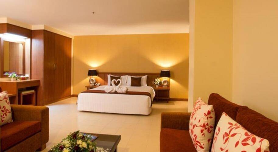 Eastiny Plaza Hotel
