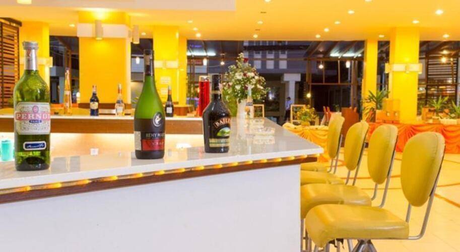 Eastiny Plaza Hotel