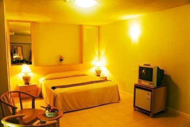 Diamond City Place Hotel