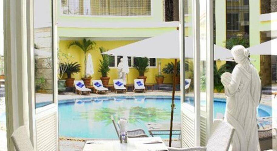 Four Seasons Place Hotel