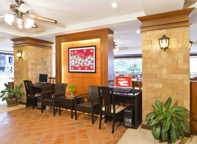Jiraporn Hill Resort