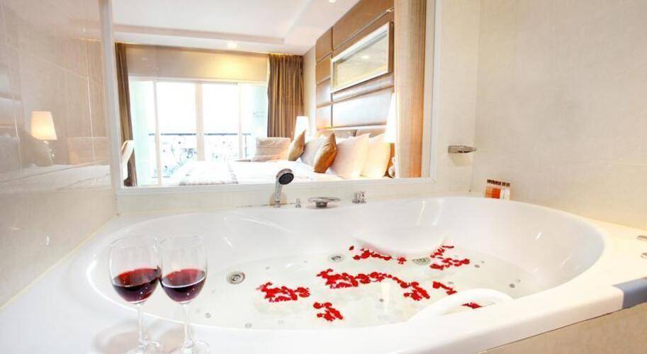 The Intimate Hotel