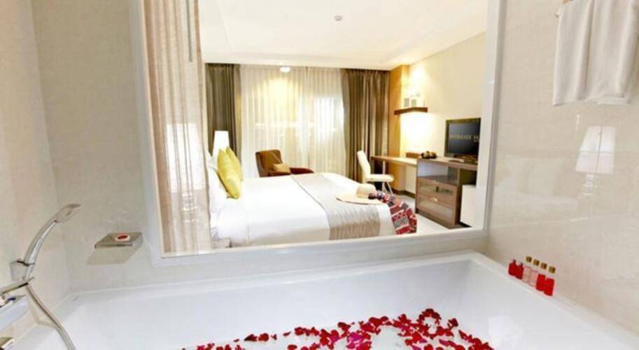 The Intimate Hotel