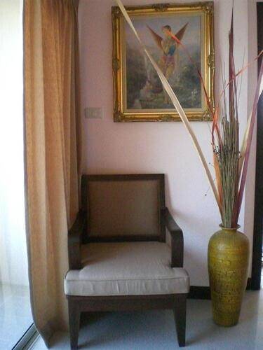 Naris Art Hotel