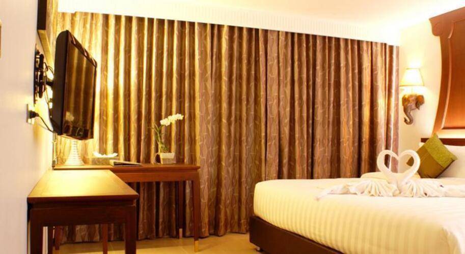 Aiyara Grand Hotel