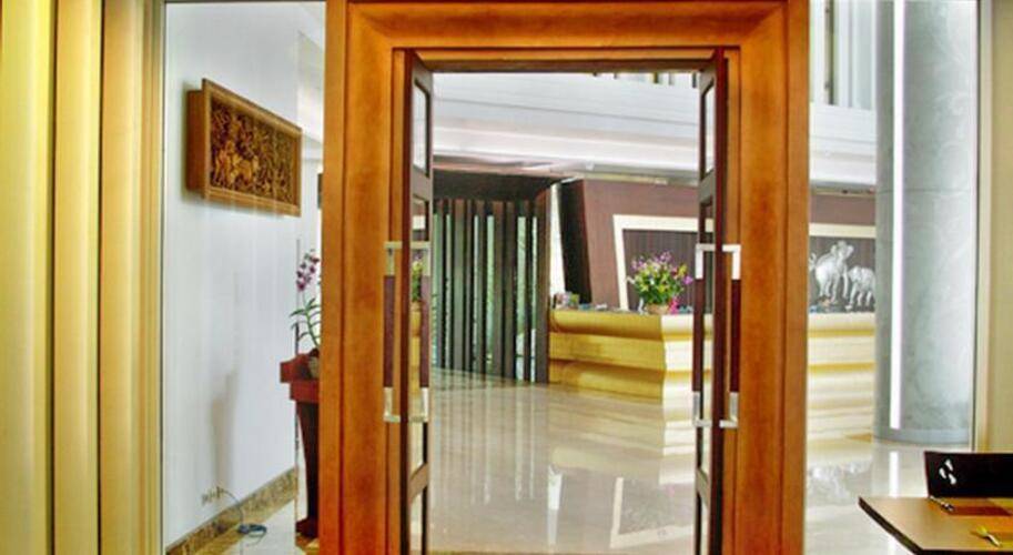Aiyara Grand Hotel