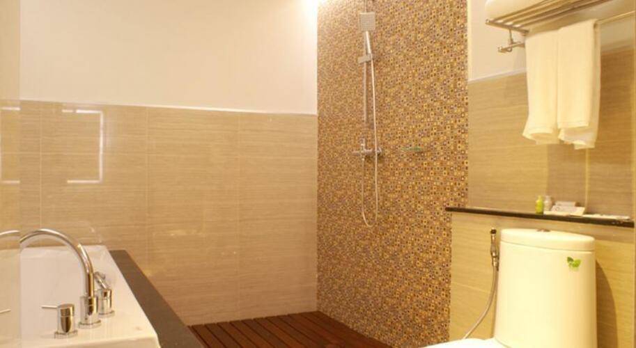 Aiyara Grand Hotel
