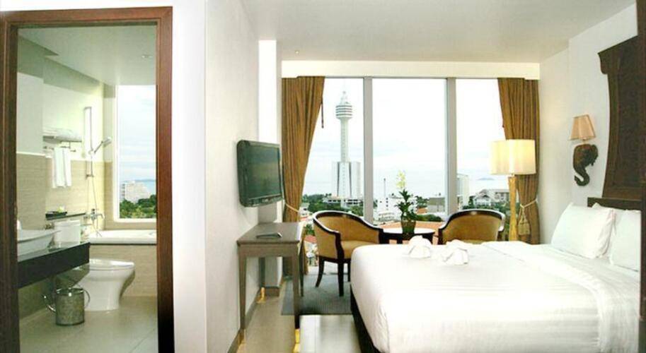 Aiyara Grand Hotel
