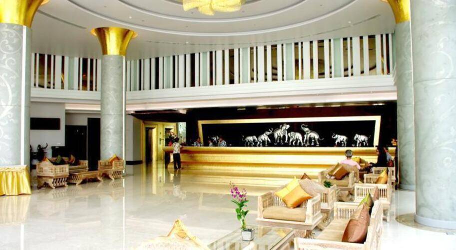 Aiyara Grand Hotel