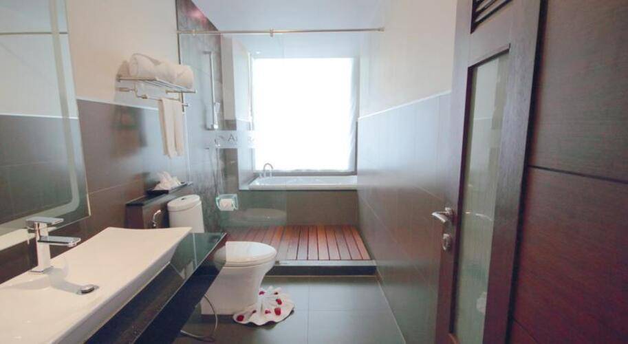 Aiyara Grand Hotel