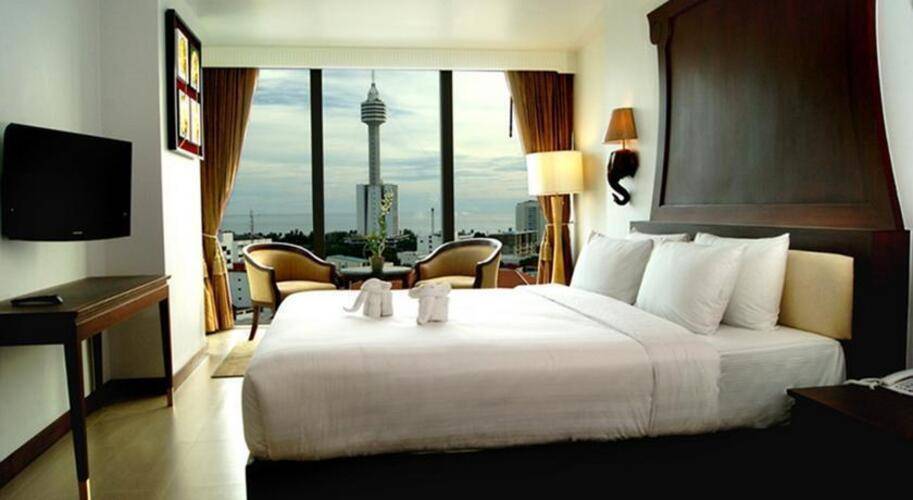 Aiyara Grand Hotel
