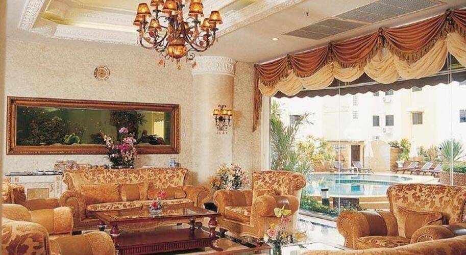 Lk Metropole Hotel