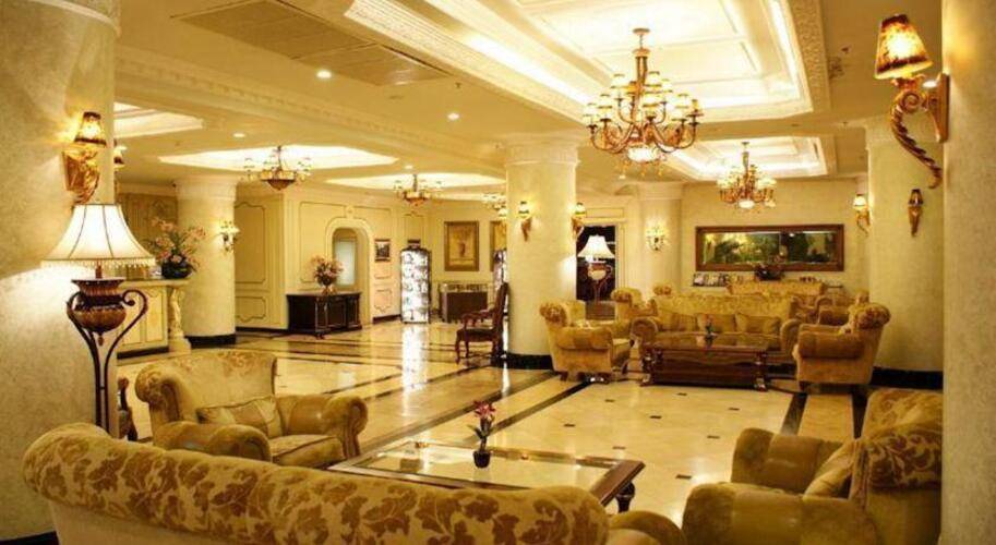 Lk Metropole Hotel