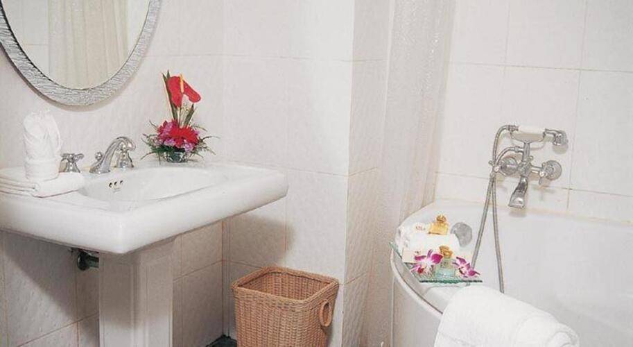 Lk Metropole Hotel