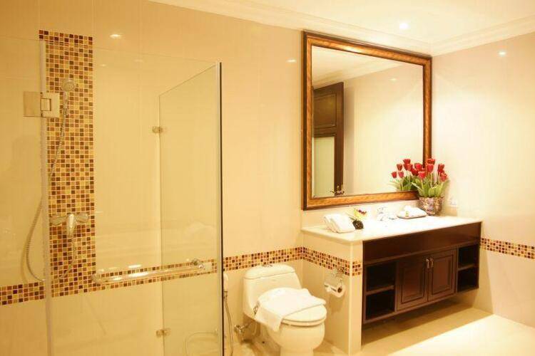 Lk Legend Hotel