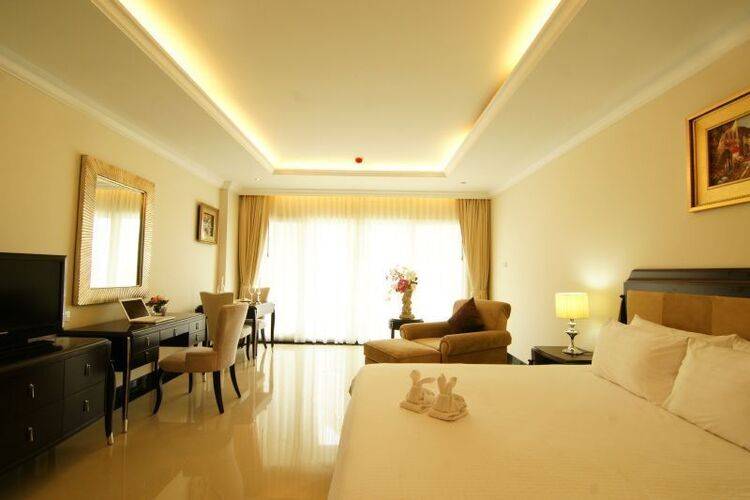 Lk Legend Hotel