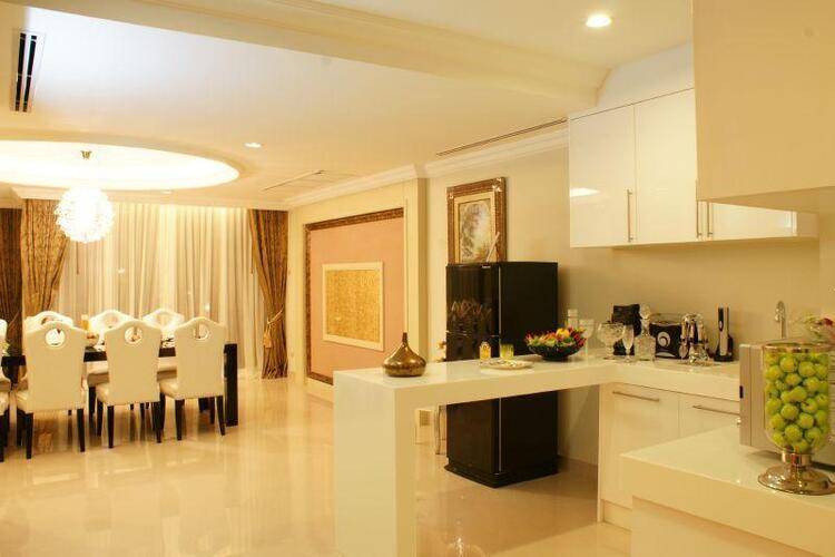Lk Legend Hotel