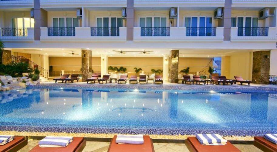 Miracle Suite Hotel
