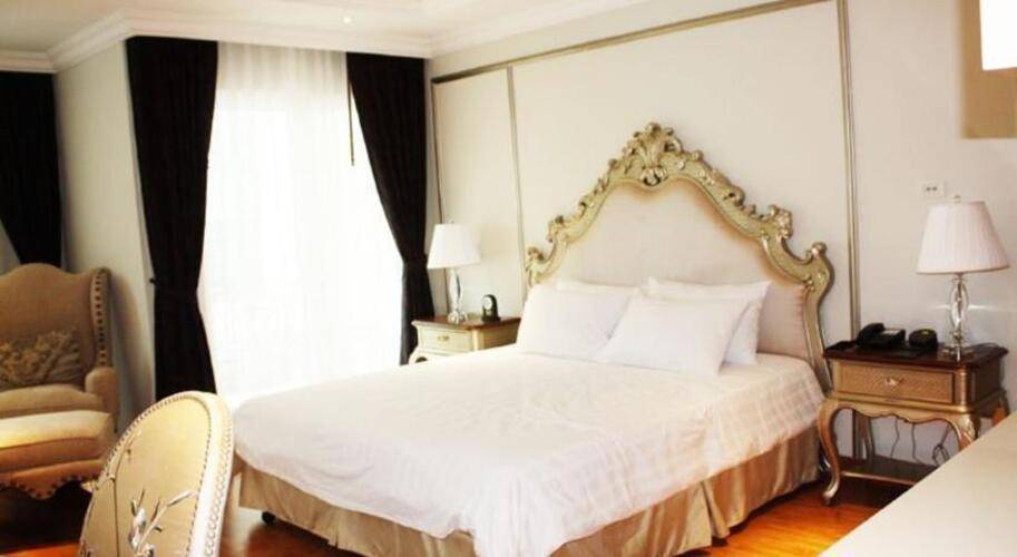 Lk The Empress Hotel
