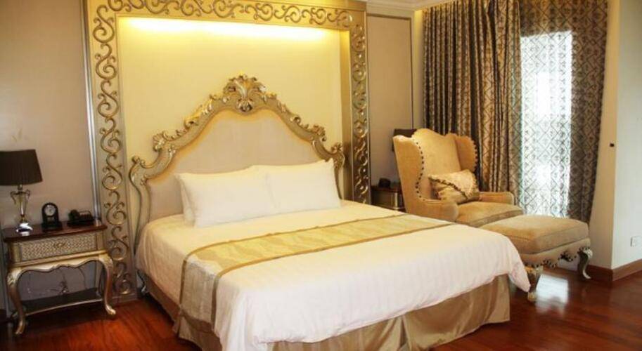 Lk The Empress Hotel