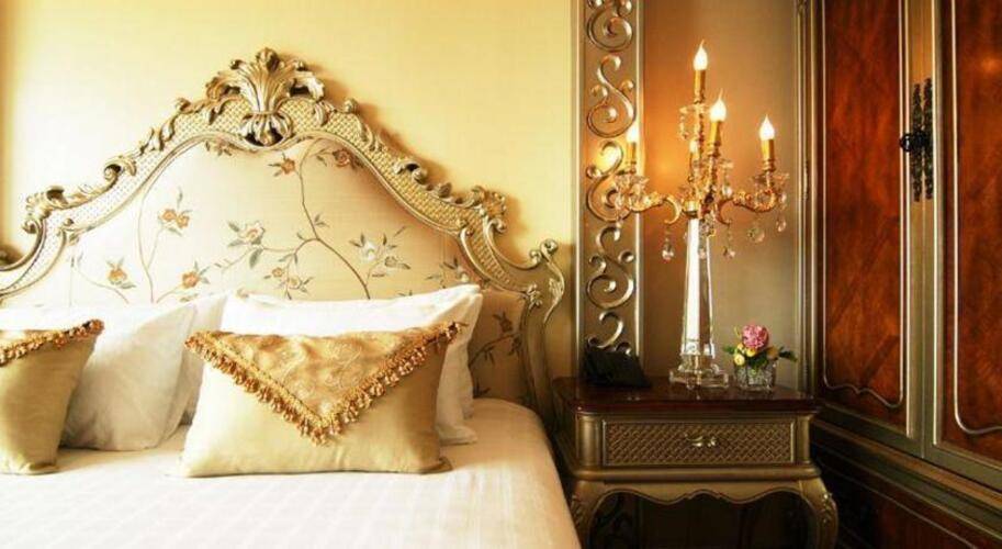 Lk The Empress Hotel