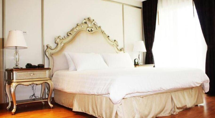 Lk The Empress Hotel