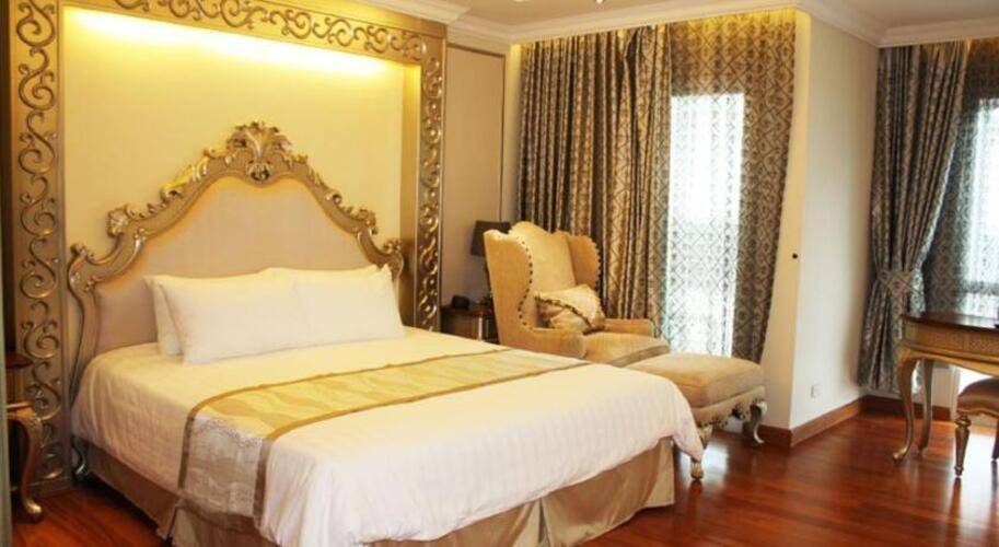 Lk The Empress Hotel