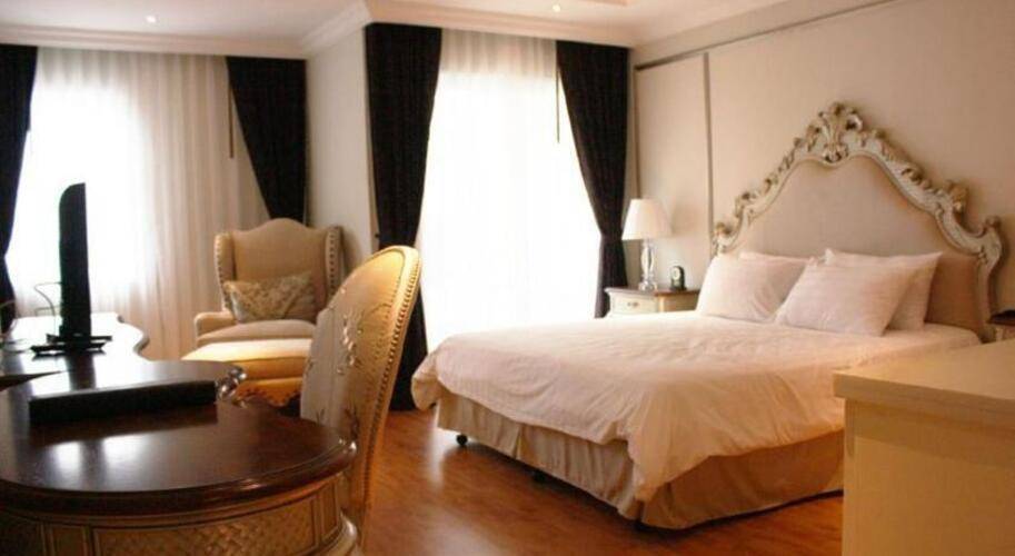 Lk The Empress Hotel