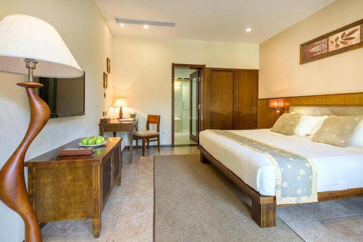 Yalong Bay Villas & Spa