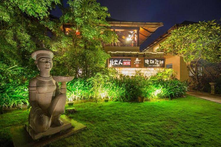 Yalong Bay Villas & Spa