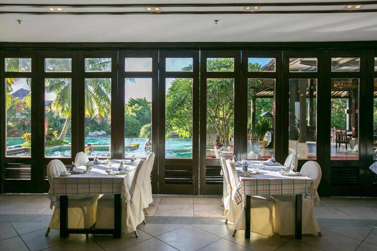 Yalong Bay Villas & Spa