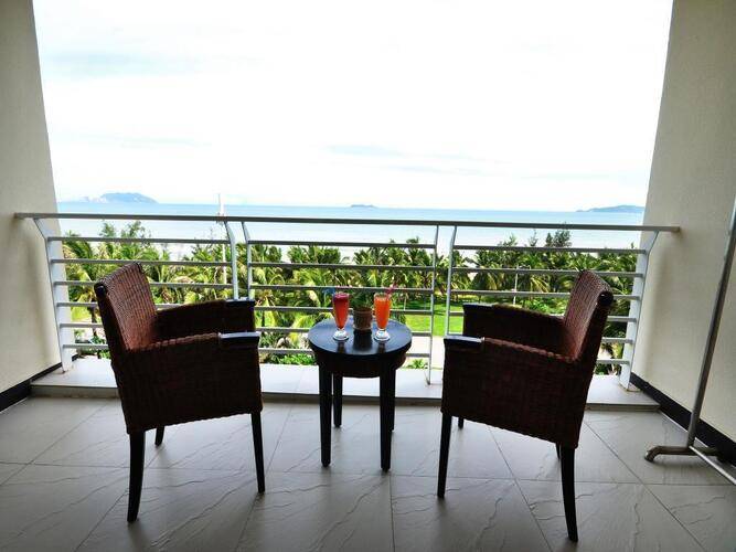 Yelan Bay Resort