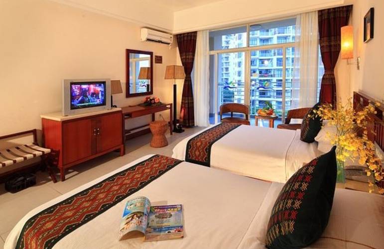 Yelan Bay Resort
