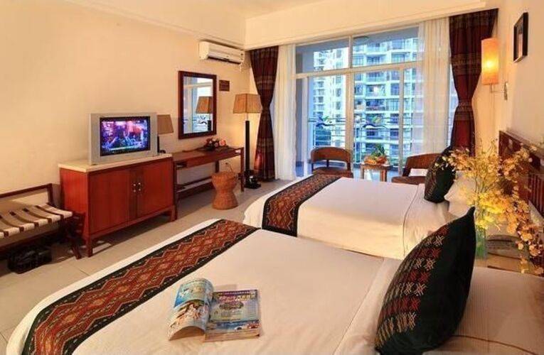 Yelan Bay Resort