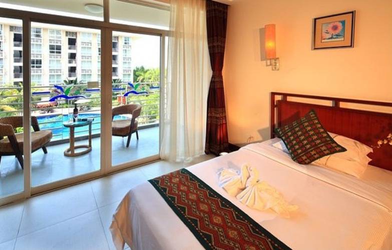 Yelan Bay Resort